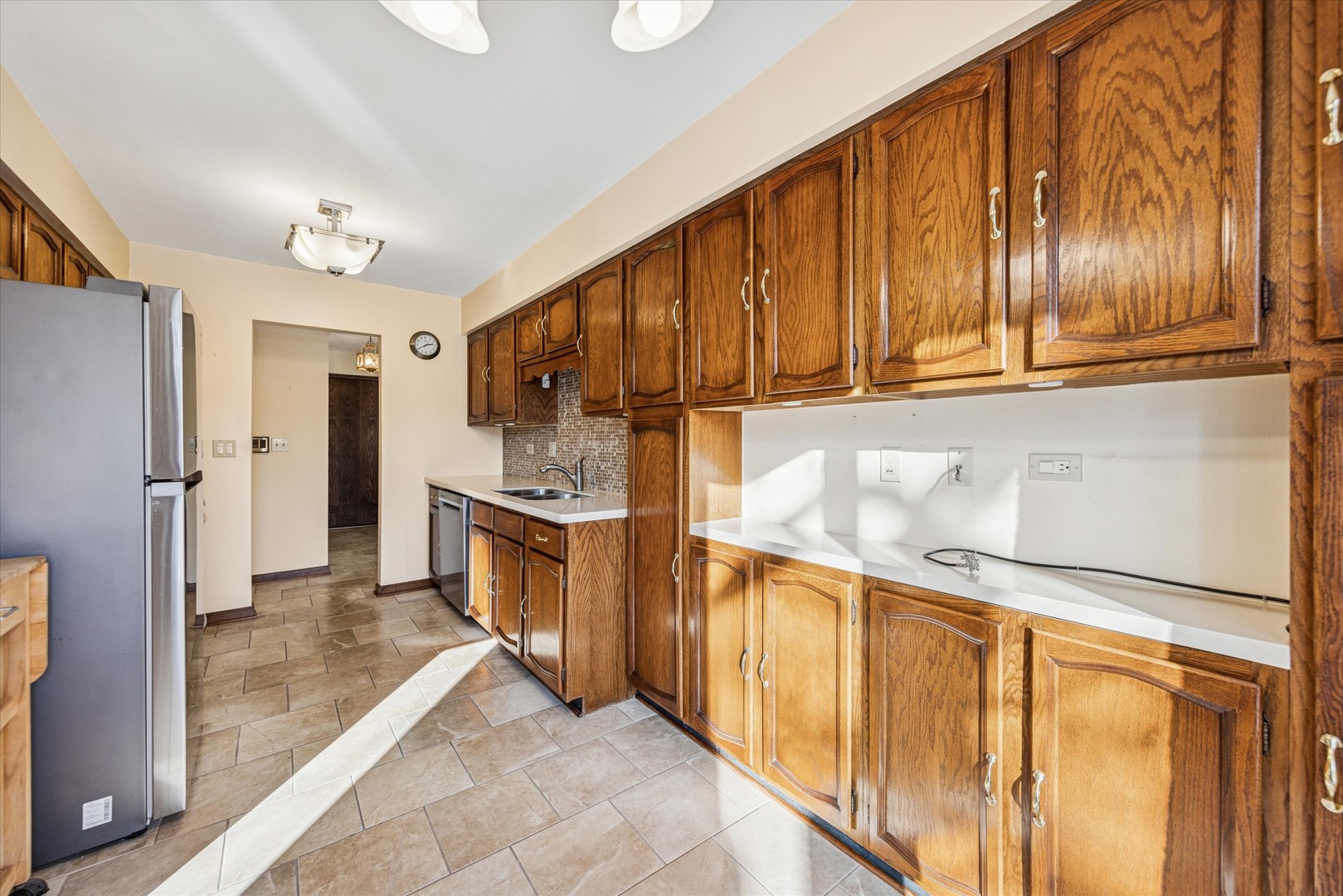 1S150 Spring Road #2I, Oakbrook Terrace, IL 60181