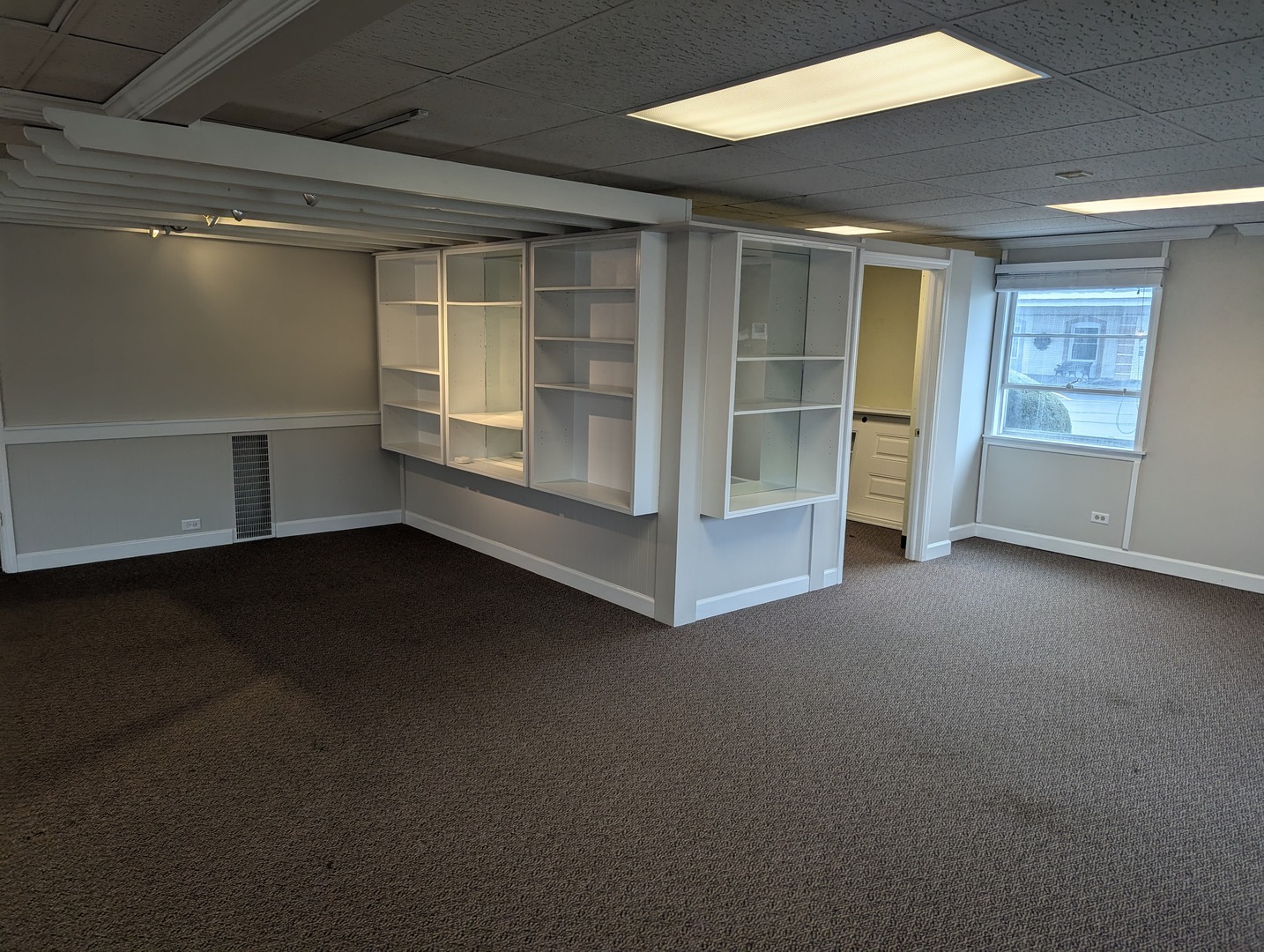 225 N NORTHWEST Highway, Palatine, IL 60067