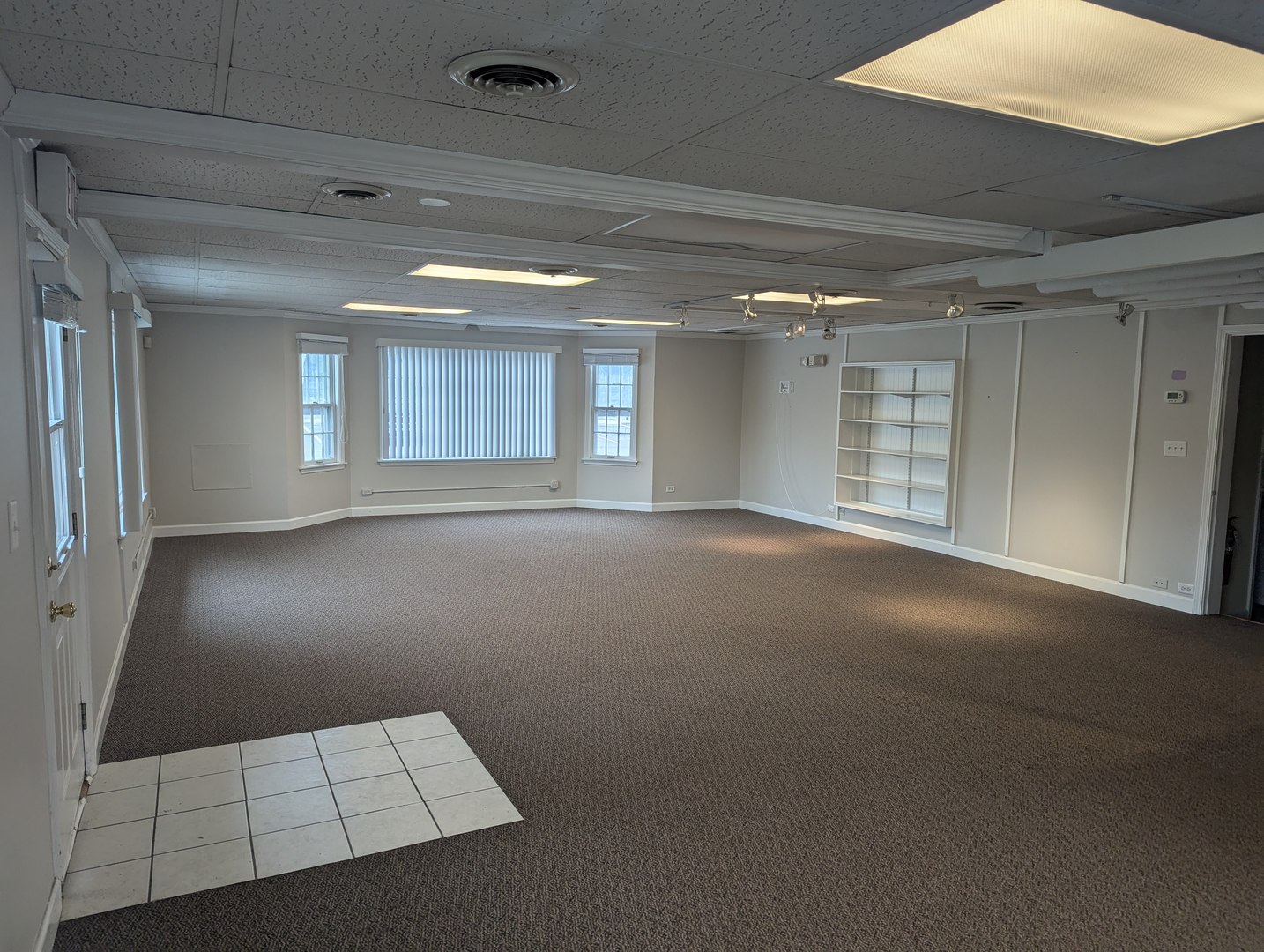 225 N NORTHWEST Highway, Palatine, IL 60067