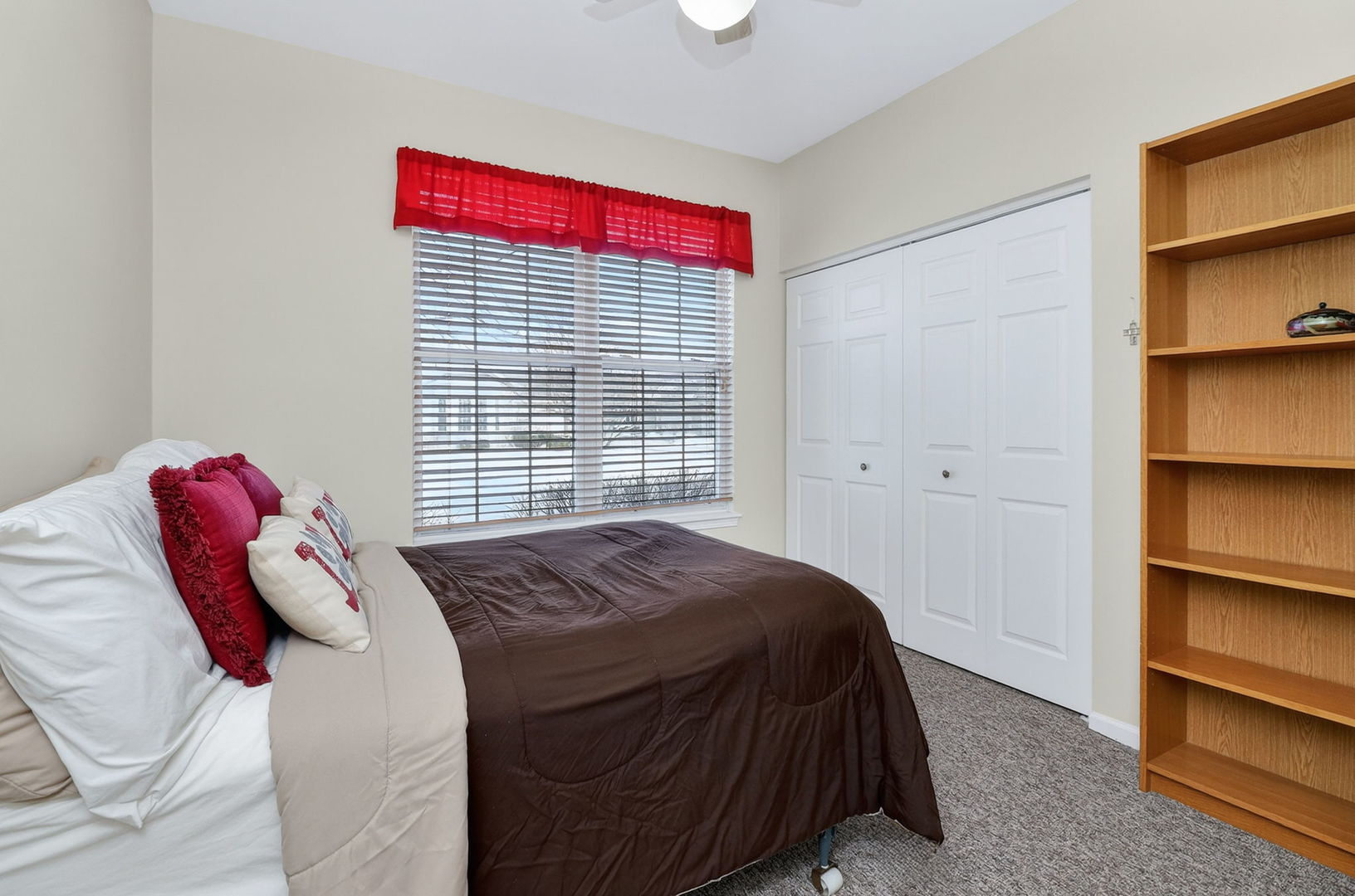 1592 W Ludington Circle, Romeoville, IL 60446