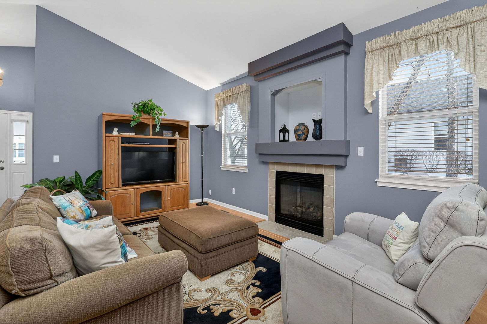 1592 W Ludington Circle, Romeoville, IL 60446