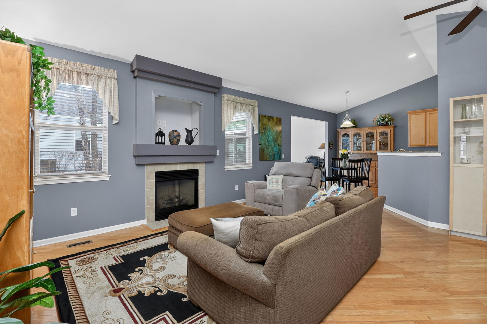 1592 W Ludington Circle, Romeoville, IL 60446