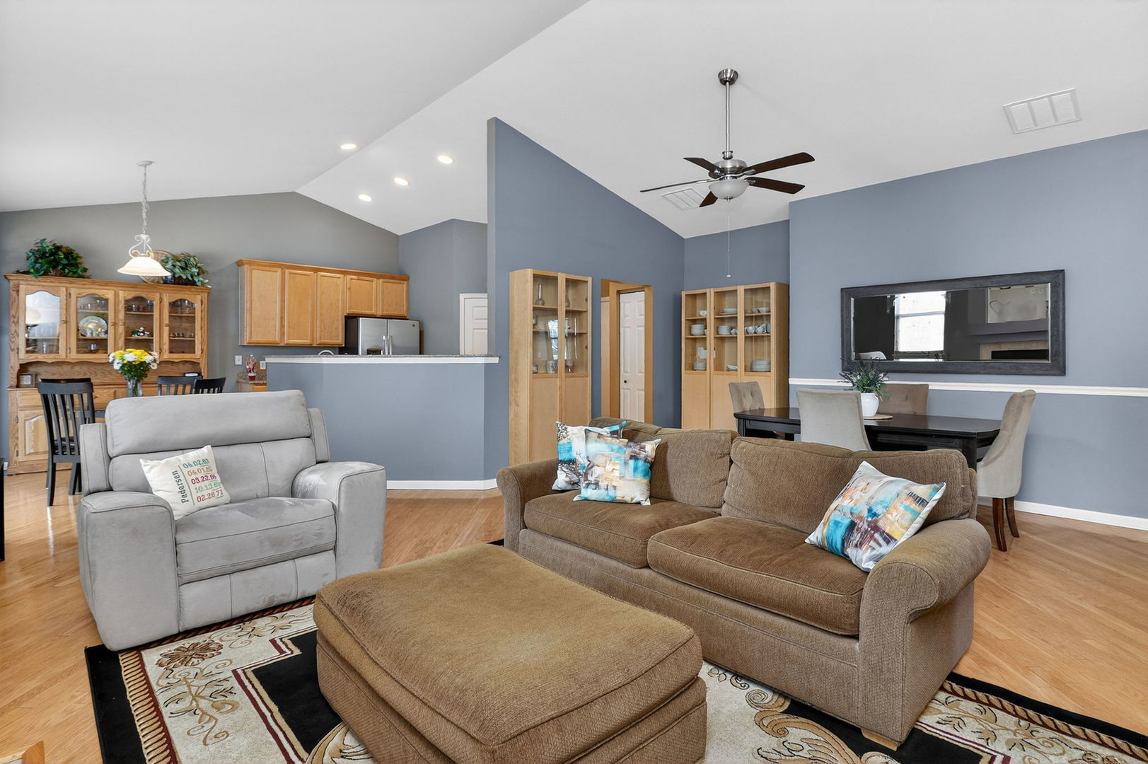 1592 W Ludington Circle, Romeoville, IL 60446