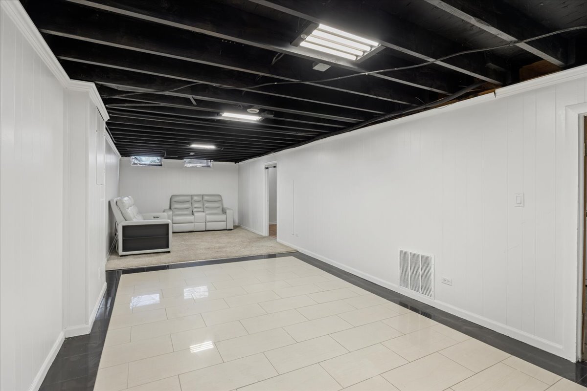 17W761 14TH Street, Villa Park, IL 60181