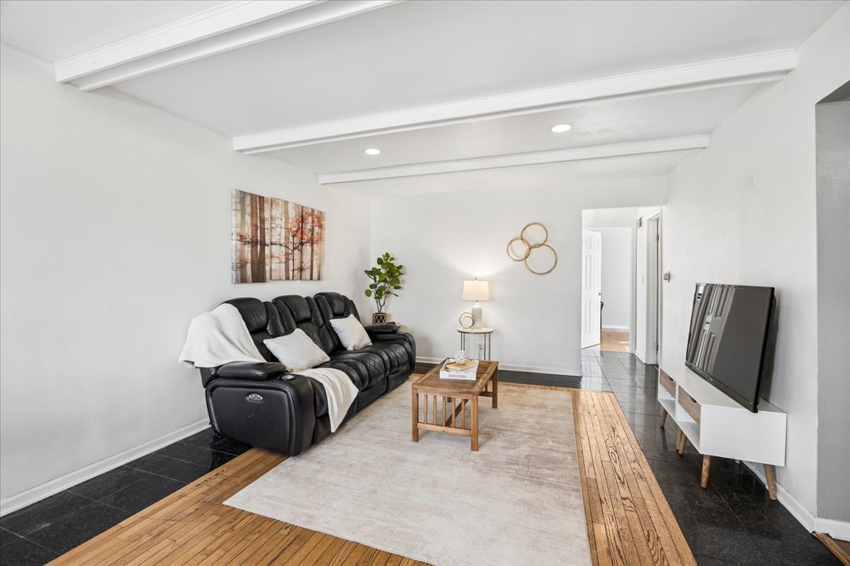 17W761 14TH Street, Villa Park, IL 60181