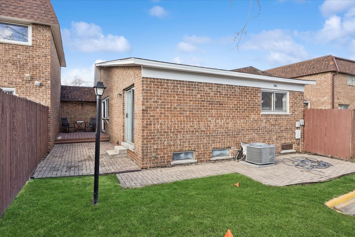 17W761 14TH Street, Villa Park, IL 60181