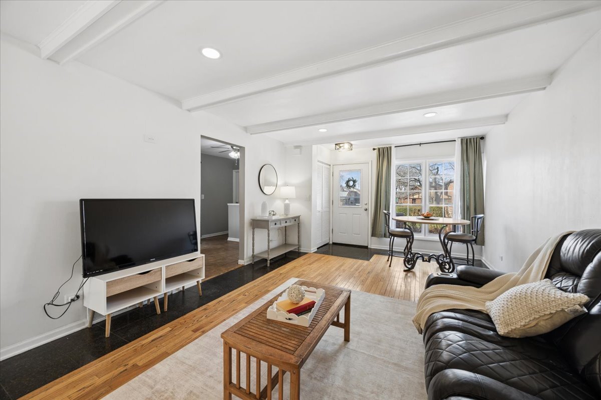 17W761 14TH Street, Villa Park, IL 60181