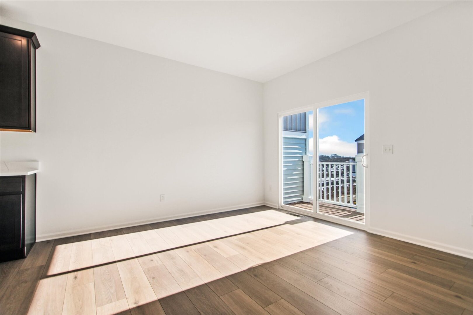 327 Kingsport Drive, South Elgin, IL 60177