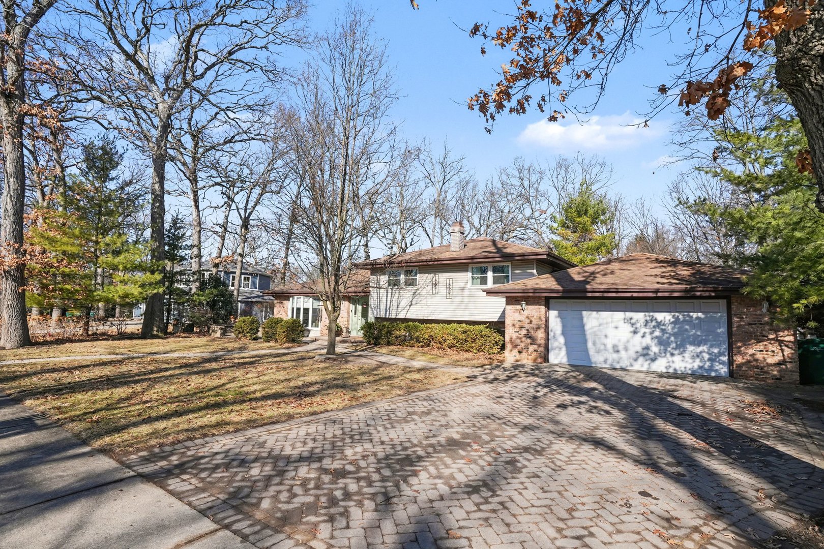 1214 Woodland Court, Joliet, IL 60436