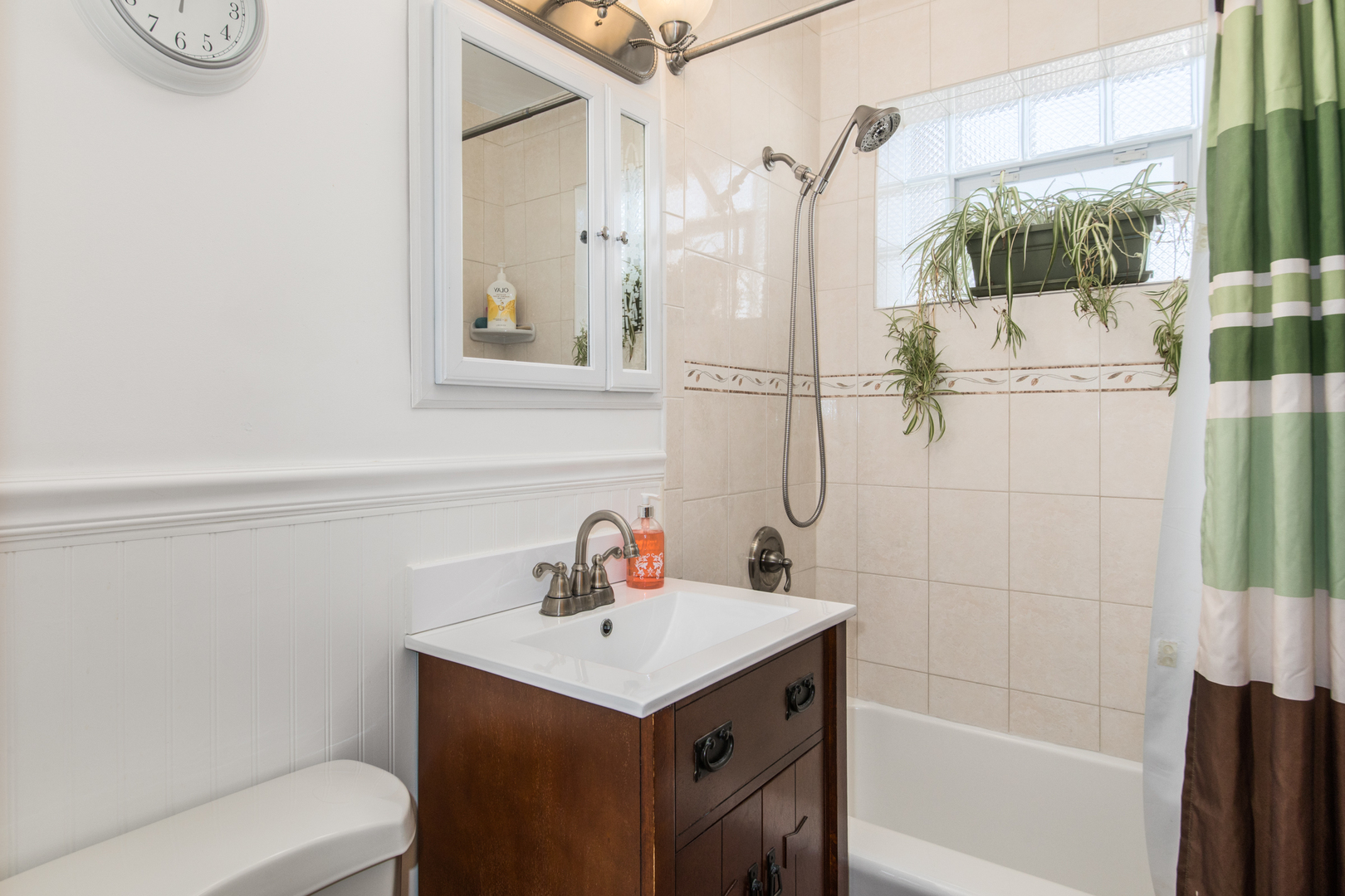 8300 N Harlem Avenue, Niles, IL 60714