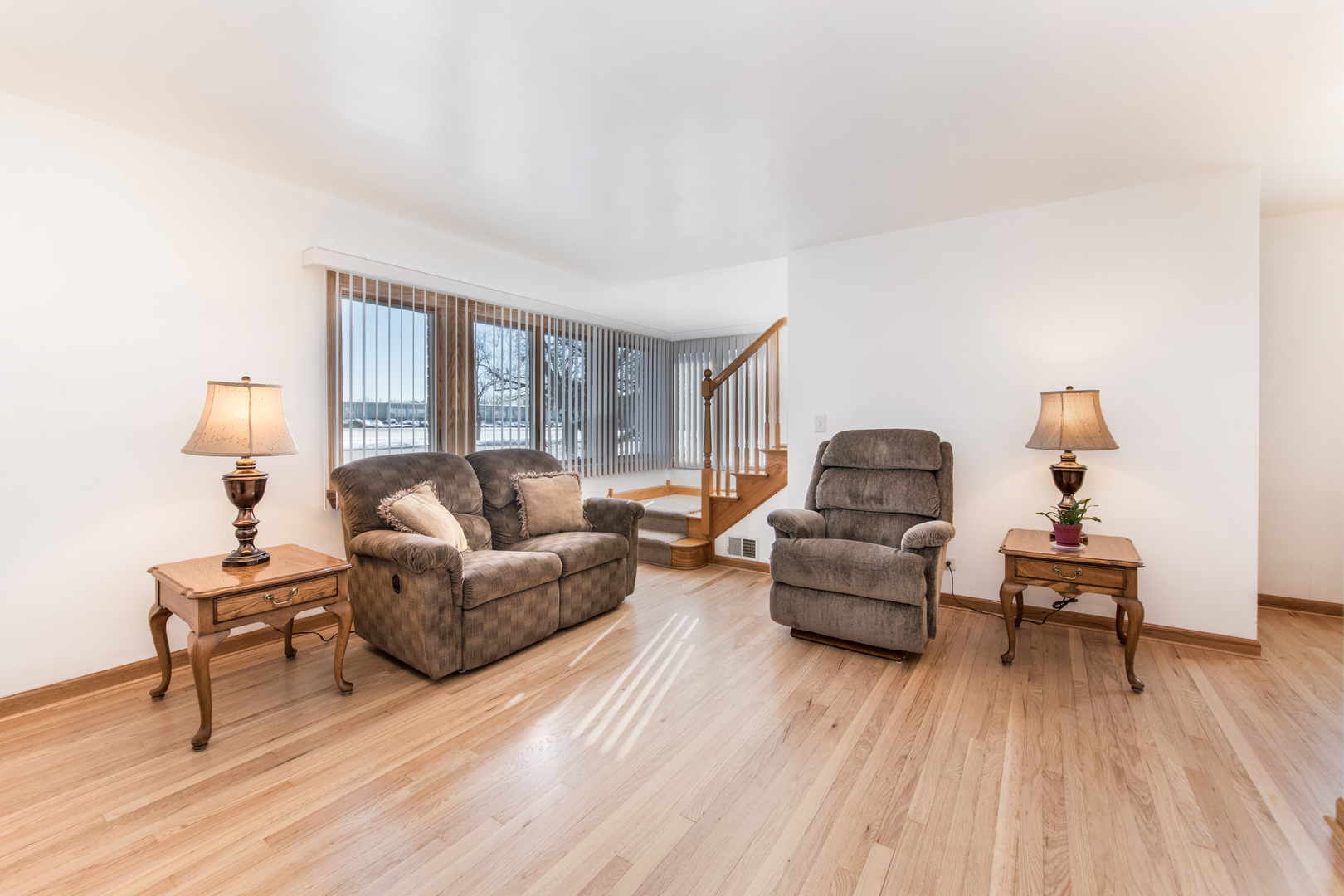 8300 N Harlem Avenue, Niles, IL 60714