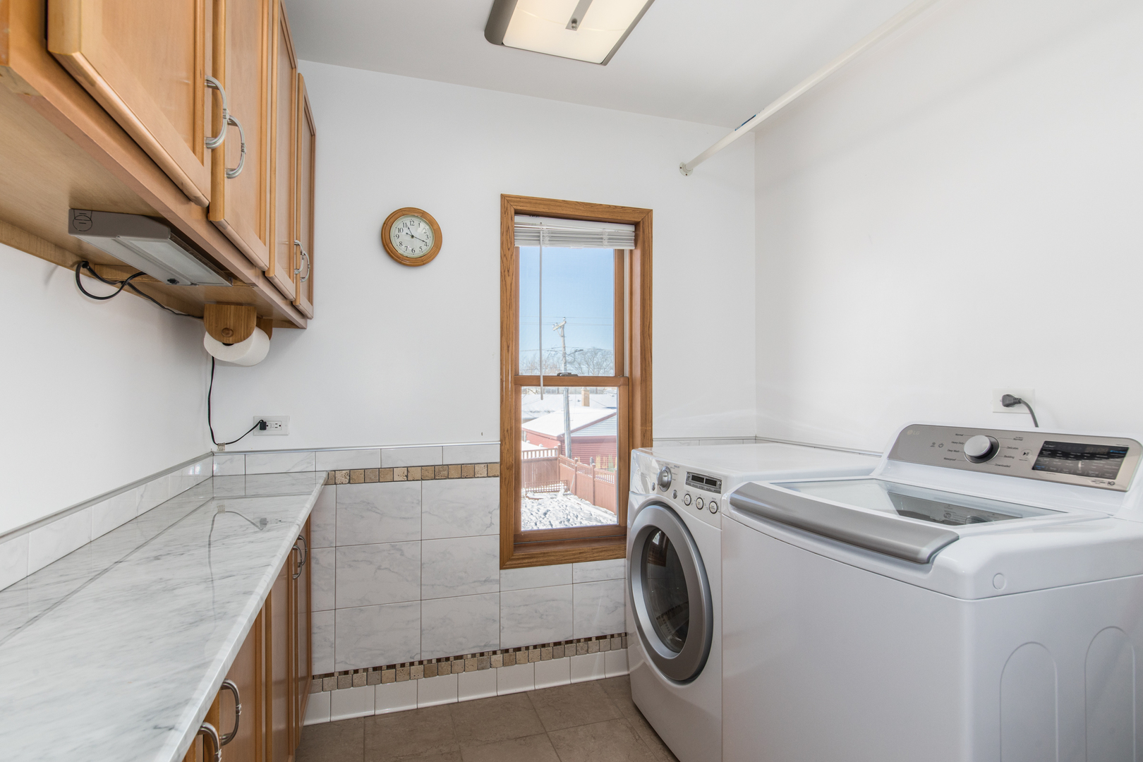 8300 N Harlem Avenue, Niles, IL 60714