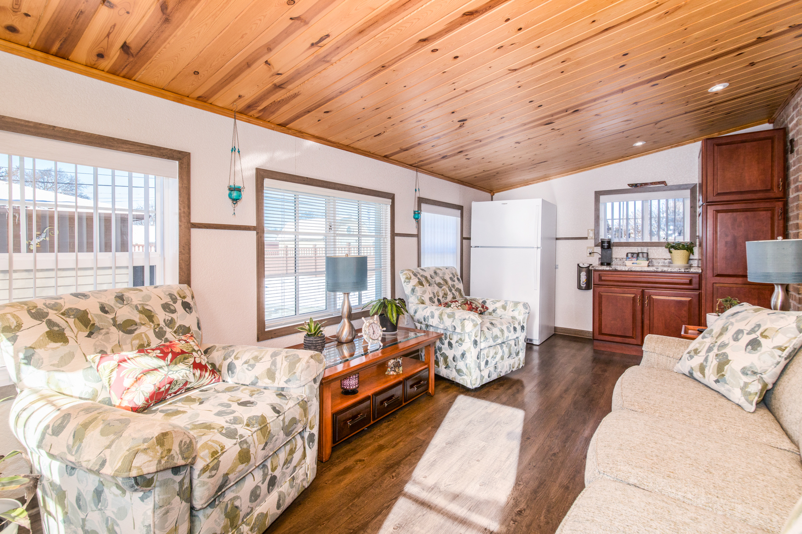 8300 N Harlem Avenue, Niles, IL 60714