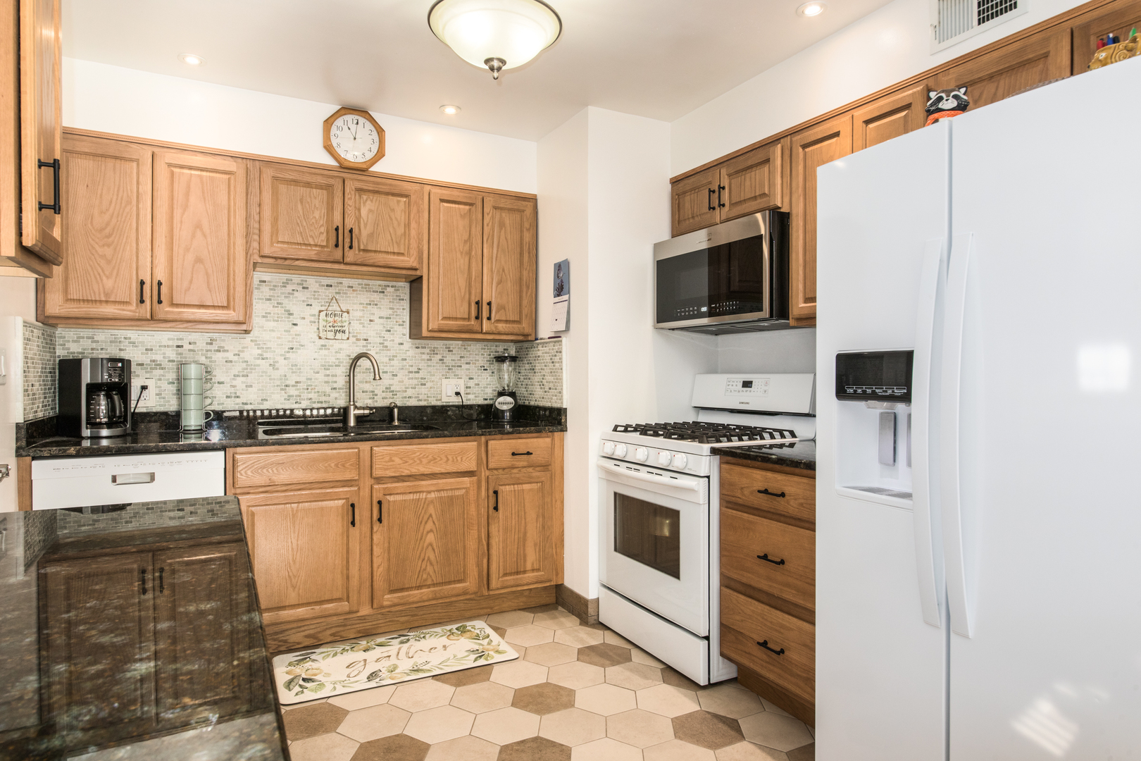 8300 N Harlem Avenue, Niles, IL 60714