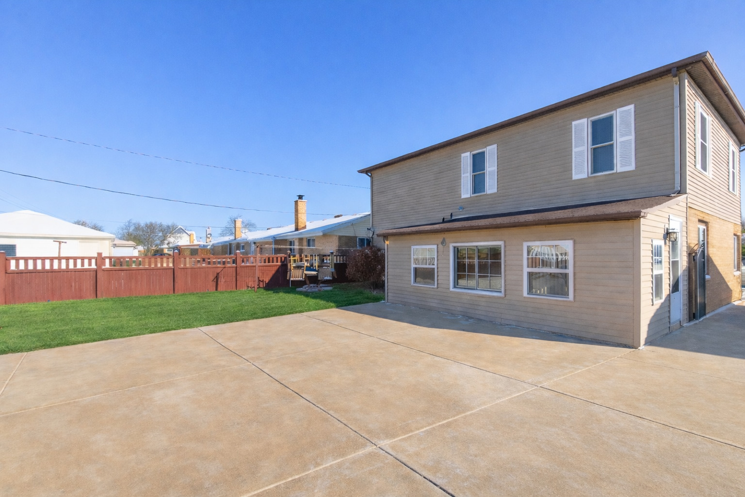 8300 N Harlem Avenue, Niles, IL 60714