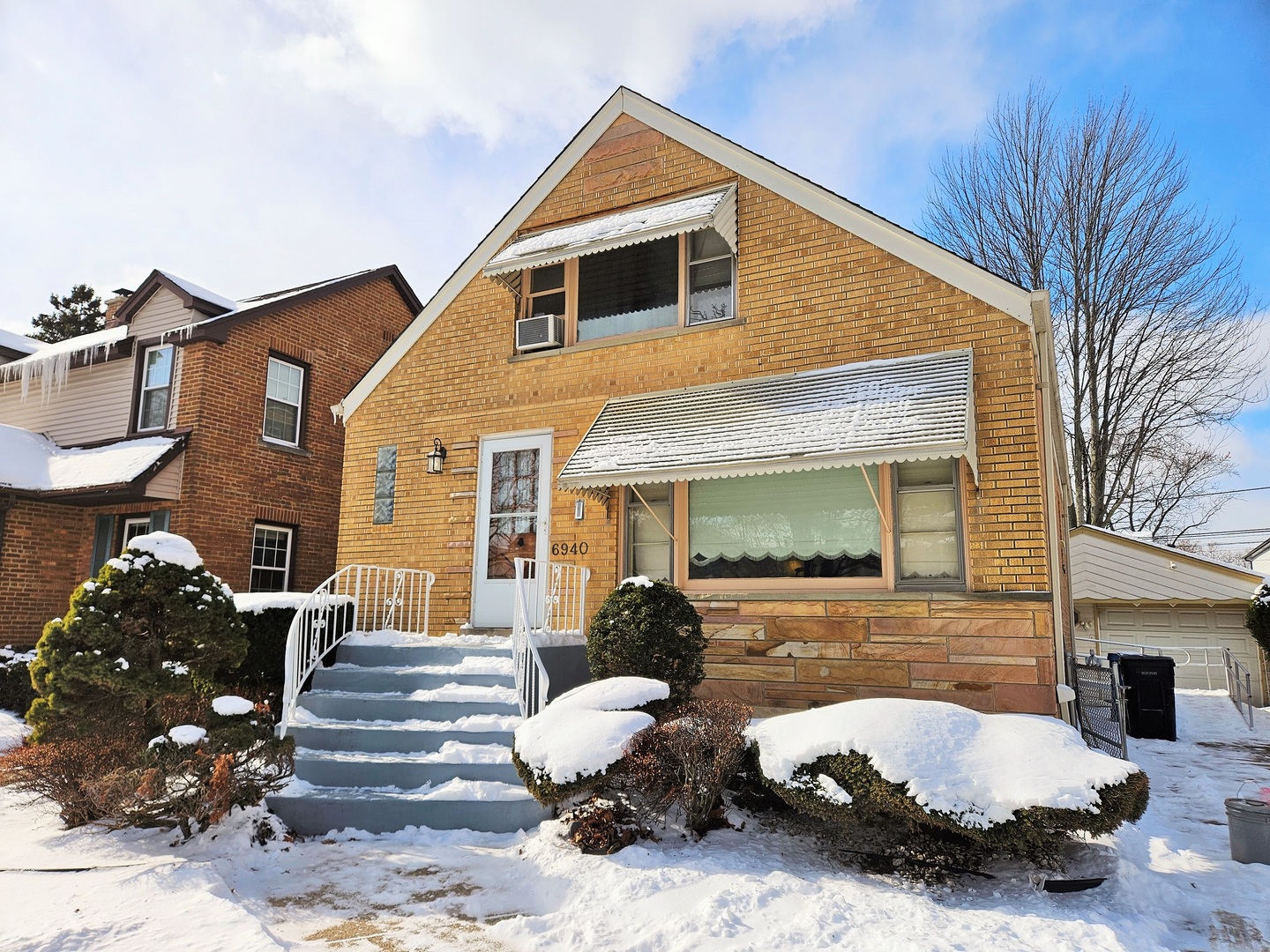 6940 N Ottawa Avenue, Chicago, IL 60631