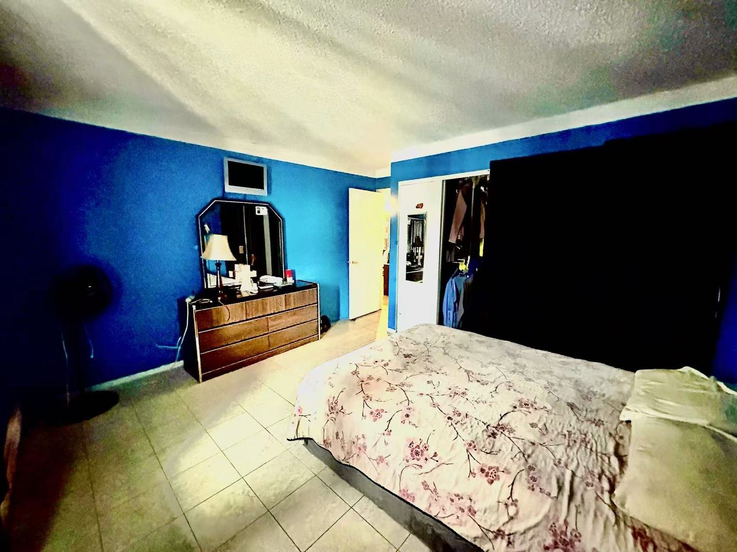 247 N Neltnor Boulevard #F2C, West Chicago, IL 60185