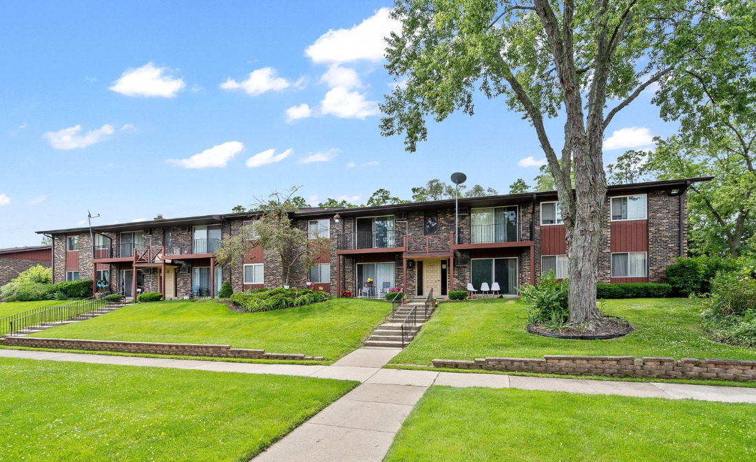 247 N Neltnor Boulevard #F2C, West Chicago, IL 60185