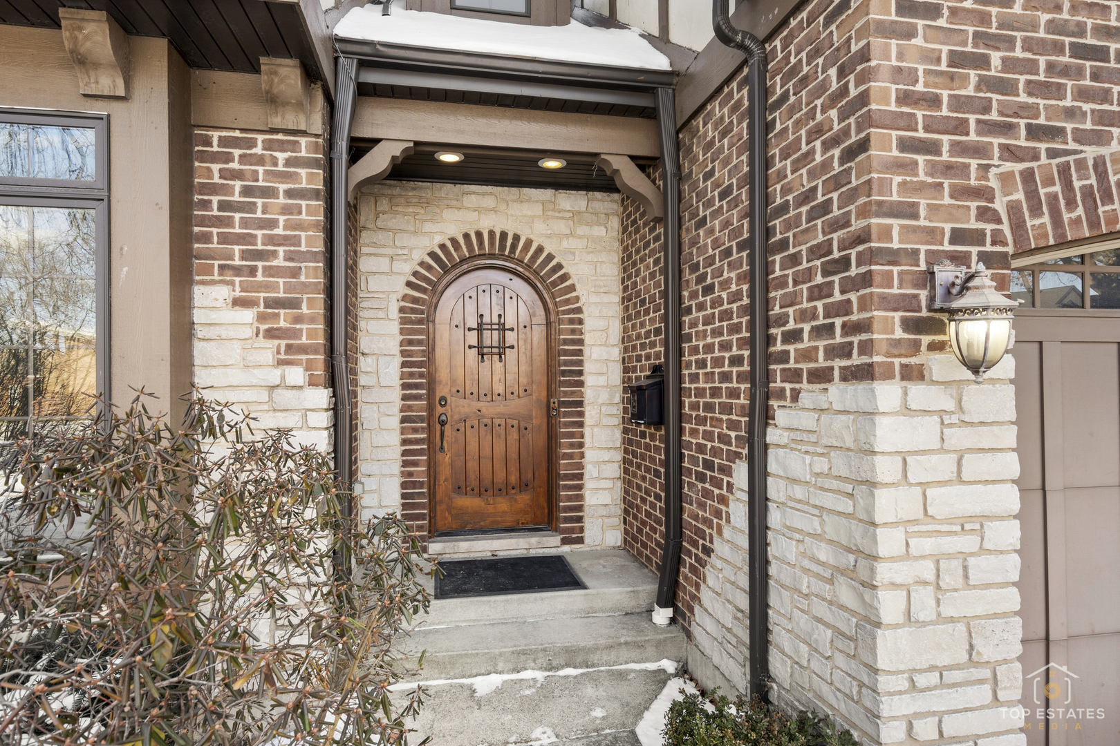 110 N ELM Avenue, Elmhurst, IL 60126