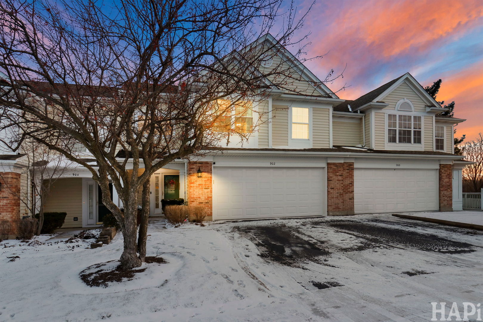 902 Huntington Drive #902, Elk Grove Village, IL 60007