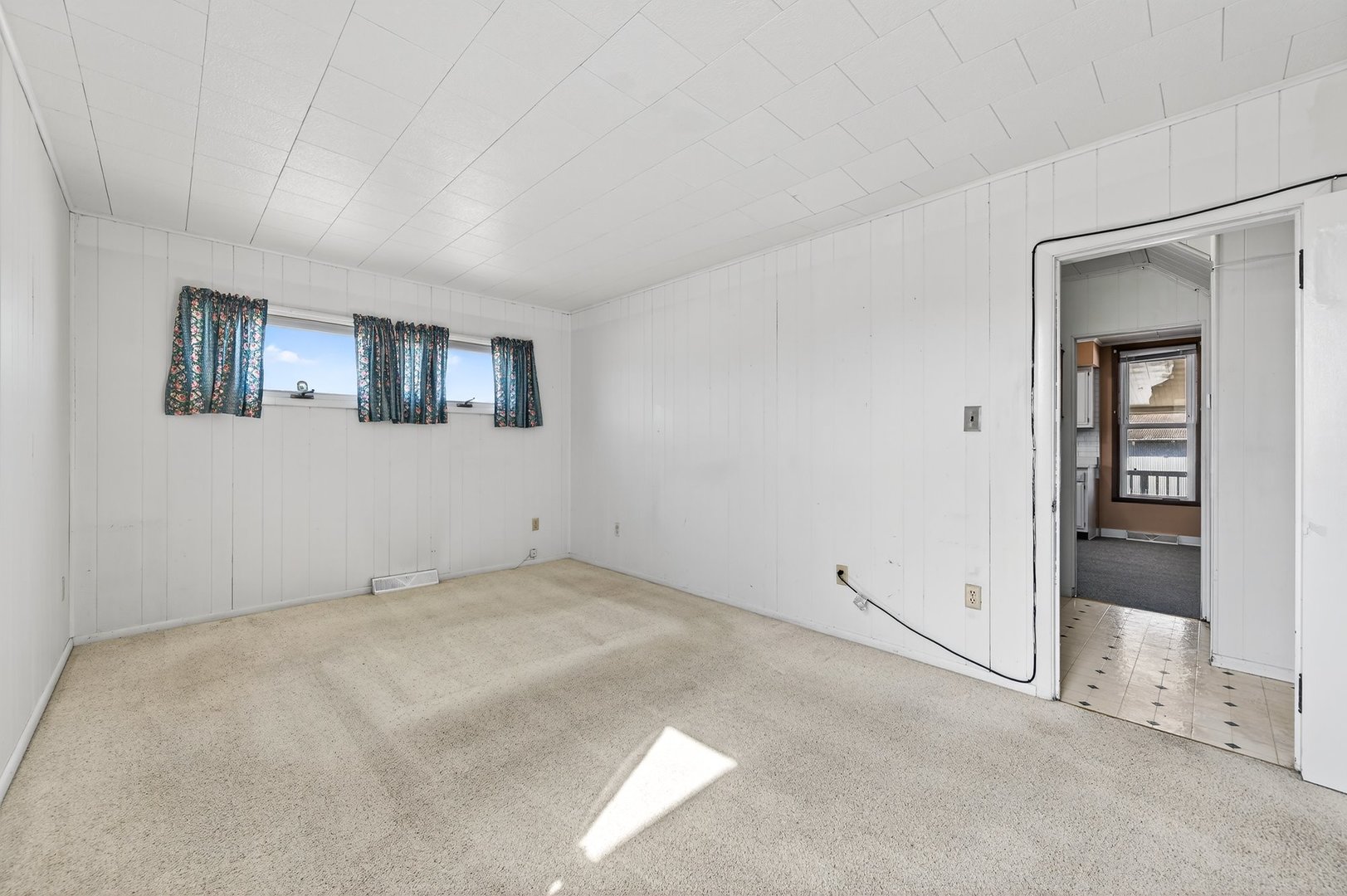 906 Peoria Street, Lincoln, IL 62656