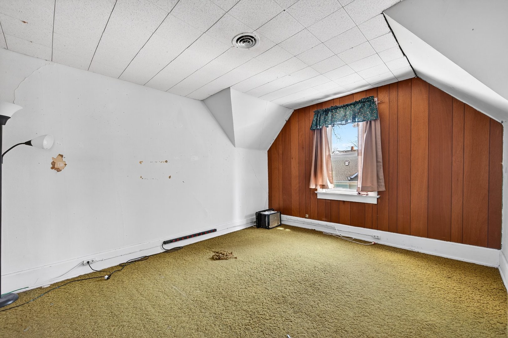 906 Peoria Street, Lincoln, IL 62656