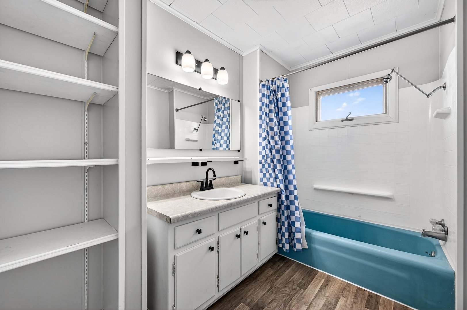 906 Peoria Street, Lincoln, IL 62656