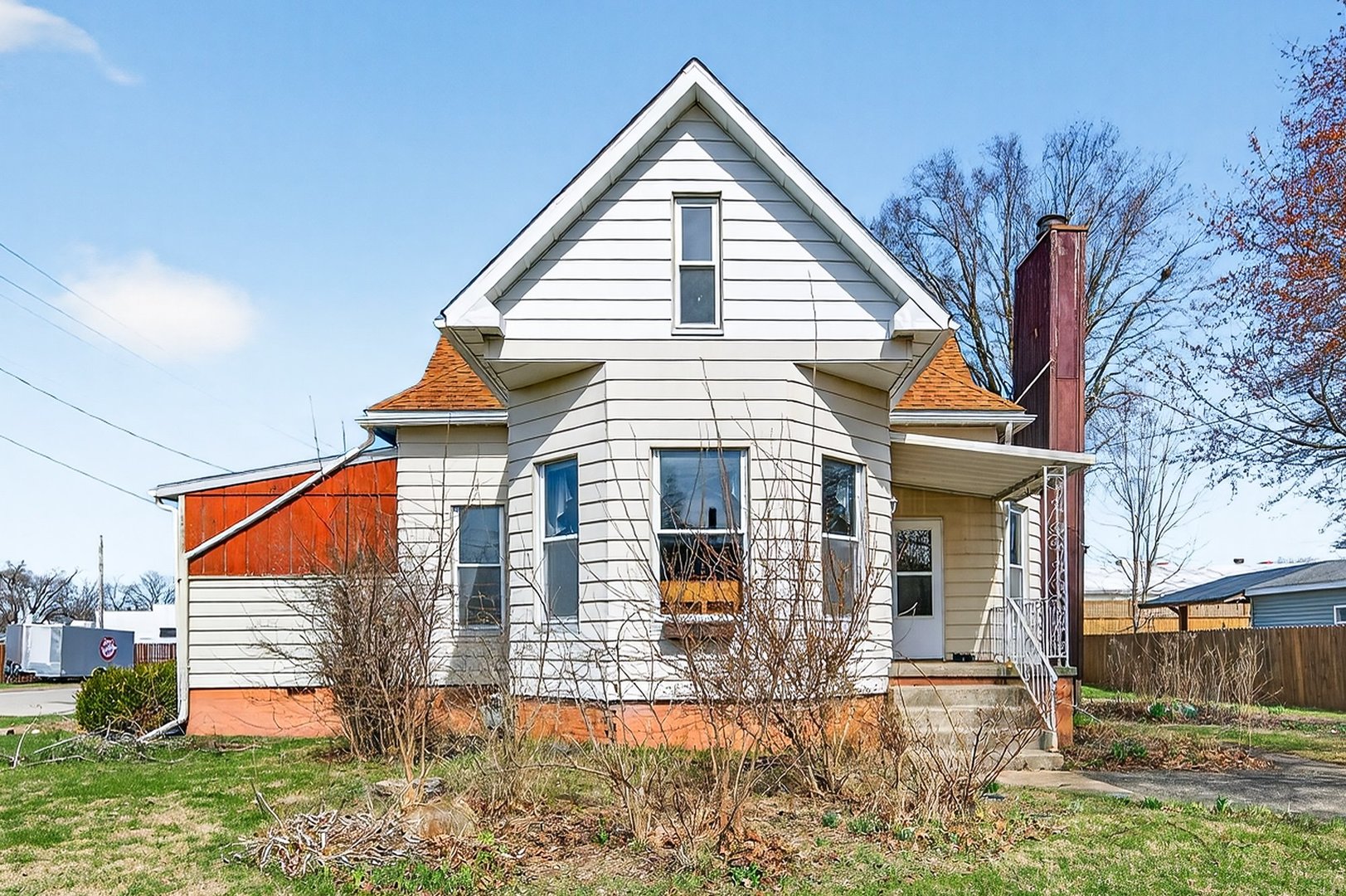 906 Peoria Street, Lincoln, IL 62656