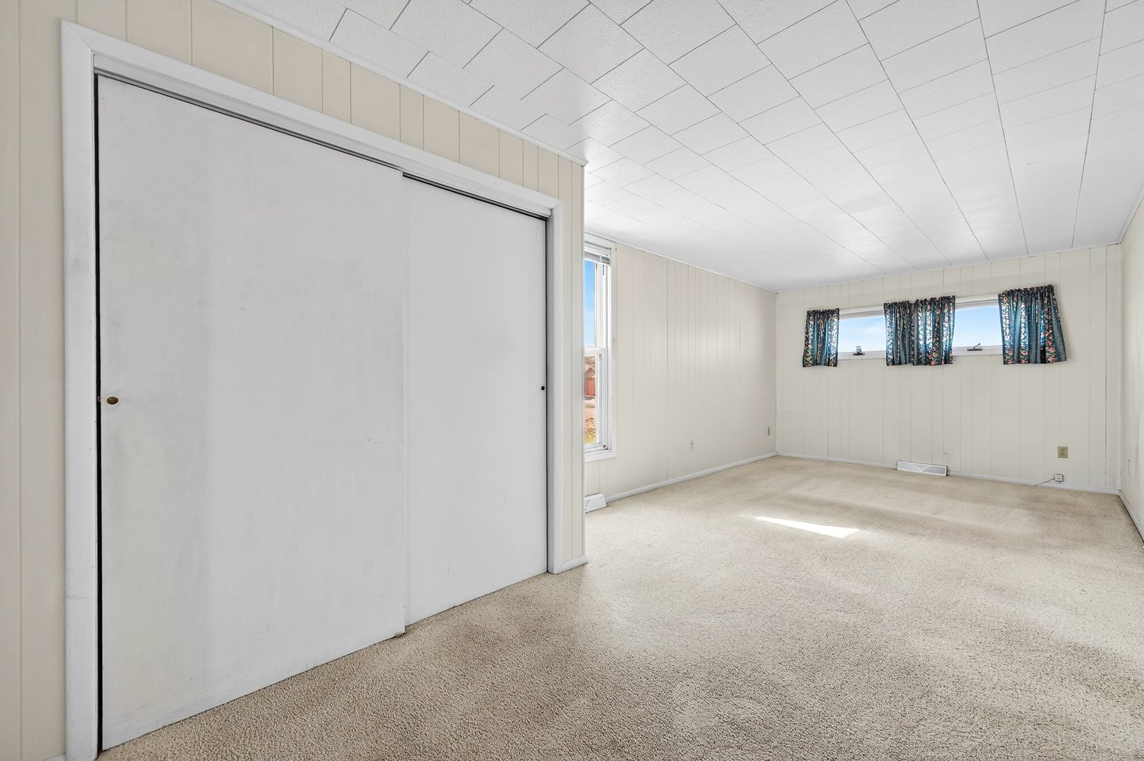 906 Peoria Street, Lincoln, IL 62656