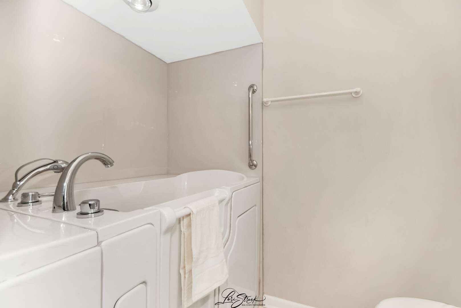 16135 Pine Drive #0, Tinley Park, IL 60477