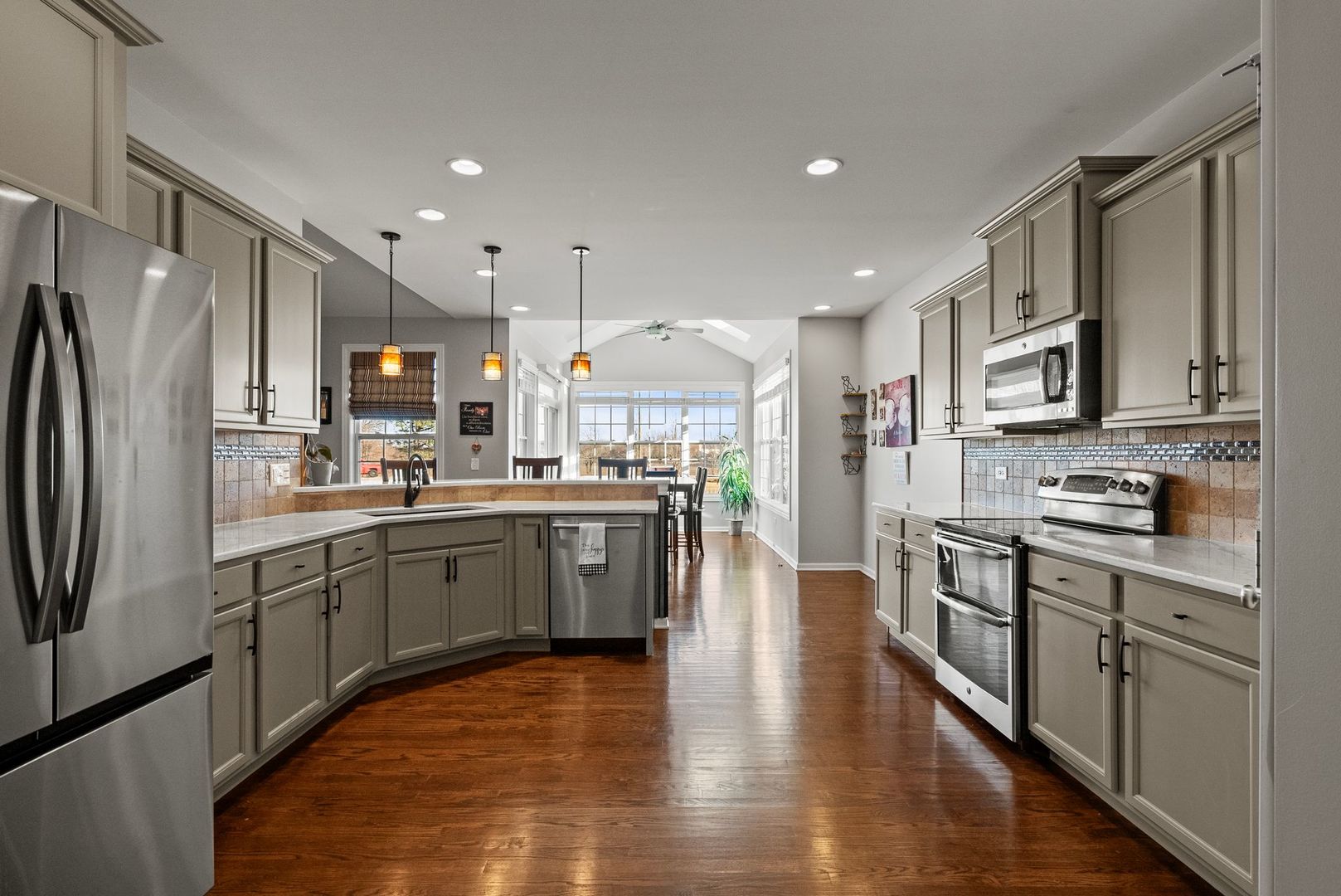 428 E Frontier Drive, Minooka, IL 60447