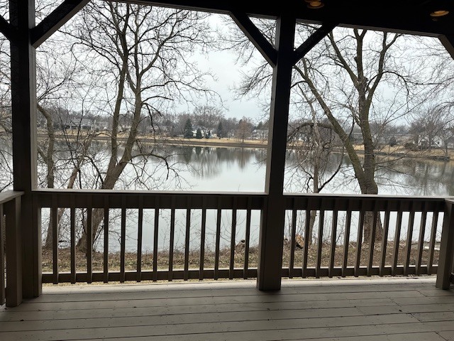 1250 S Falcon Drive, Palatine, IL 60067