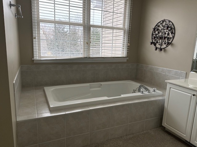 1250 S Falcon Drive, Palatine, IL 60067