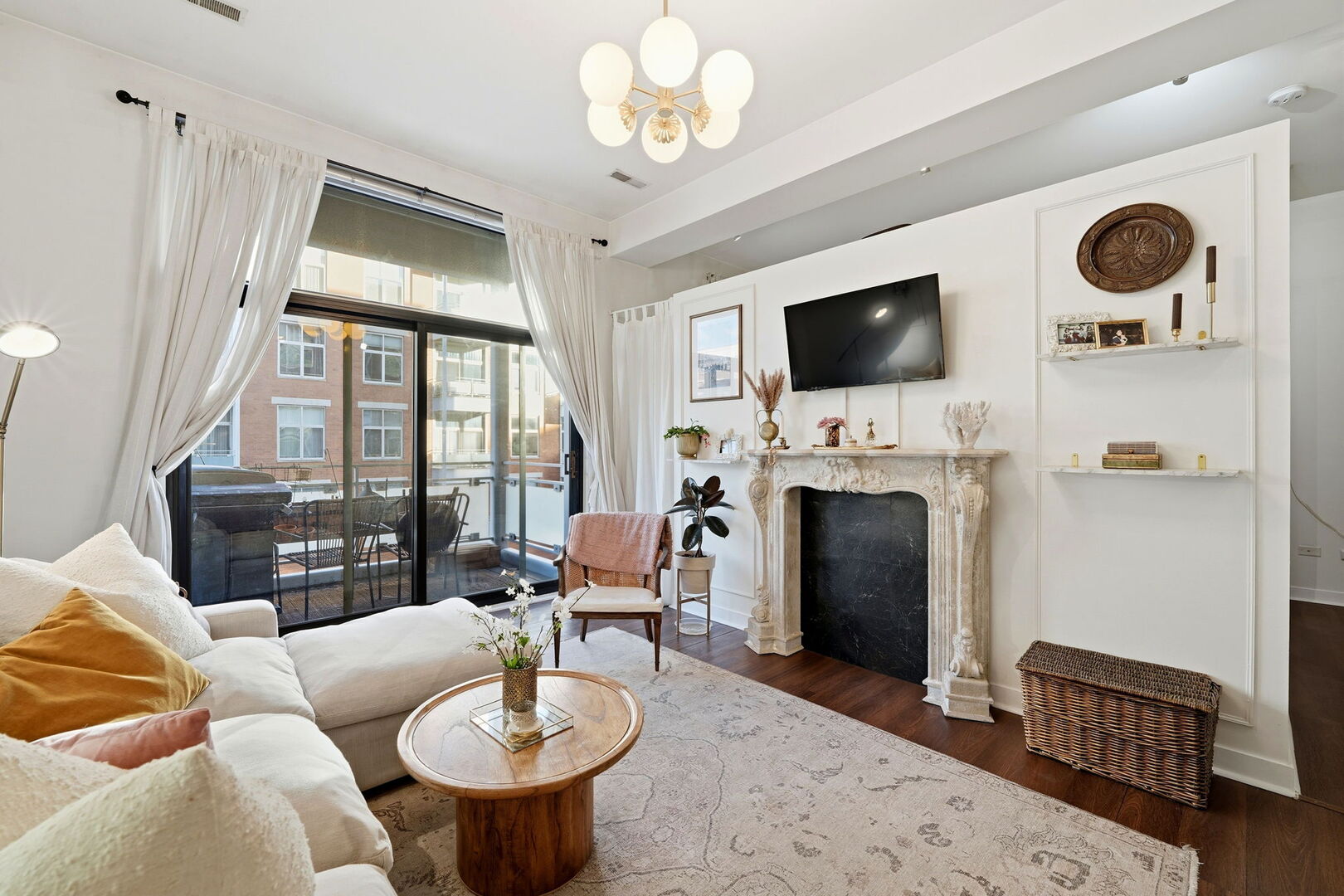 949 W Madison Street #304, Chicago, IL 60607