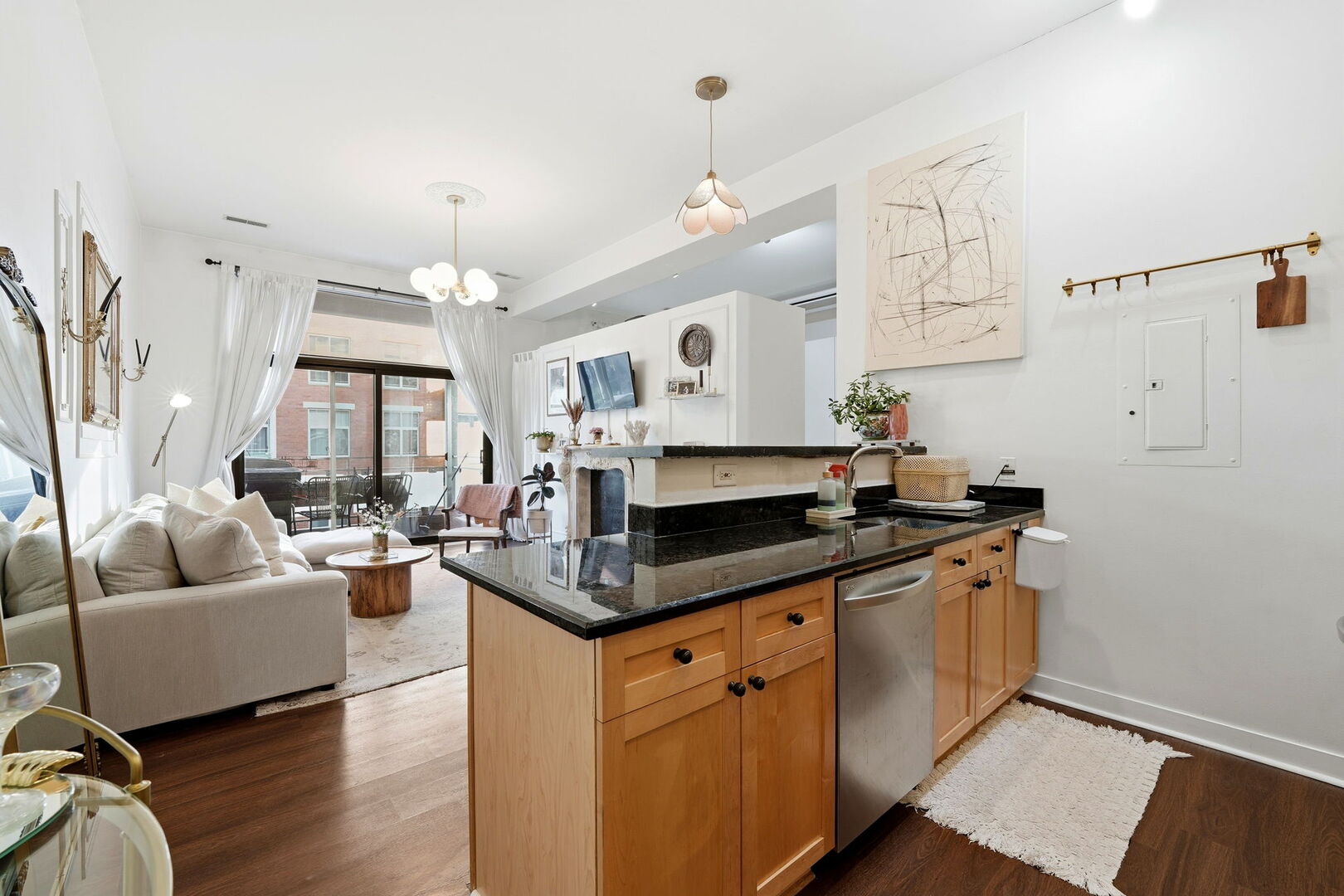 949 W Madison Street #304, Chicago, IL 60607