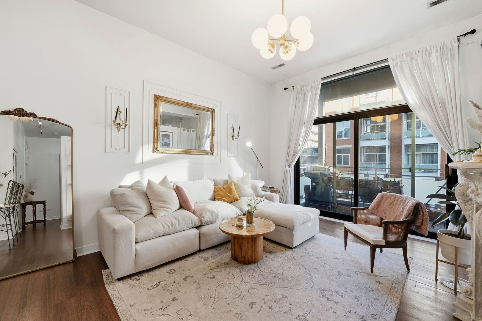 949 W Madison Street #304, Chicago, IL 60607