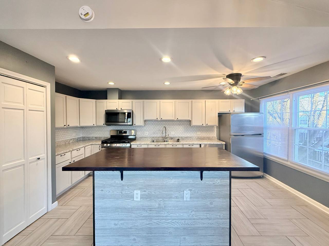 433 Gloria Lane #433, Oswego, IL 60543