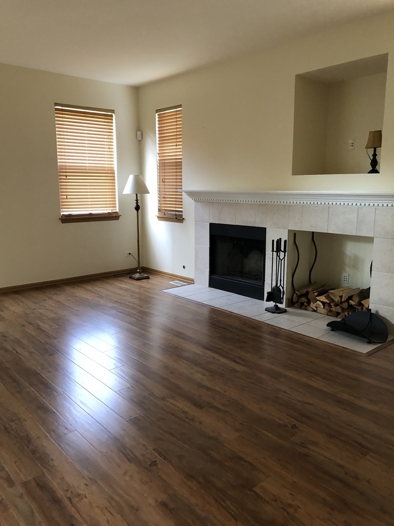 1860 FESCUE Drive, Aurora, IL 60504