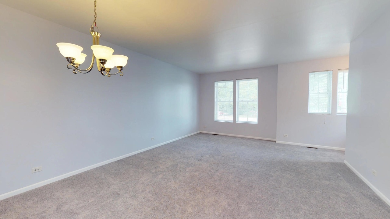 2102 S Crambourne Way, Arlington Heights, IL 60005