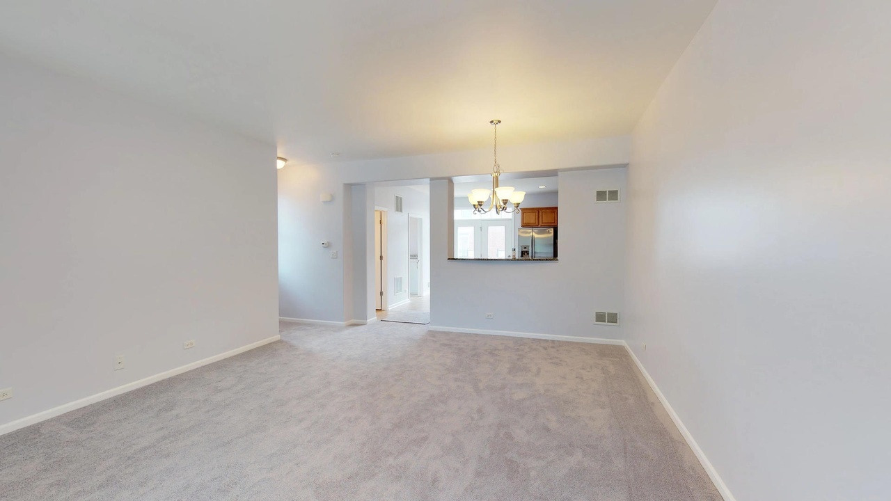 2102 S Crambourne Way, Arlington Heights, IL 60005