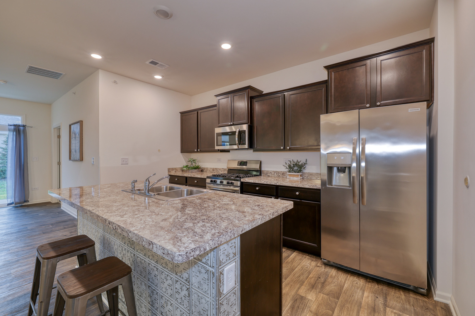 911 Darwin Street, North Aurora, IL 60542