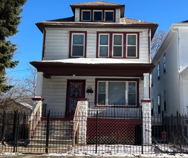 11833 S Indiana Avenue, Chicago, IL 60628