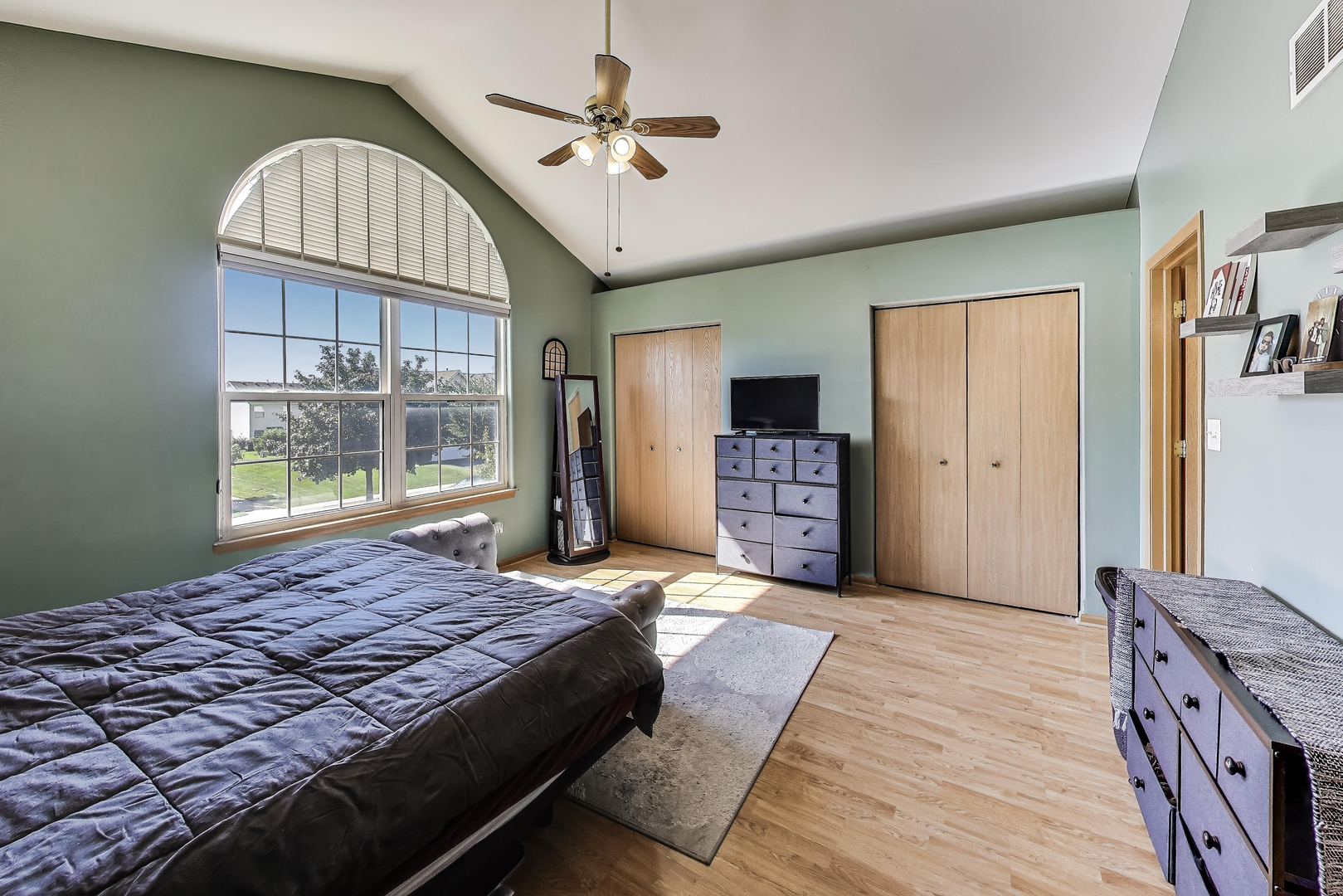 1086 Lily Field Lane, Bolingbrook, IL 60440