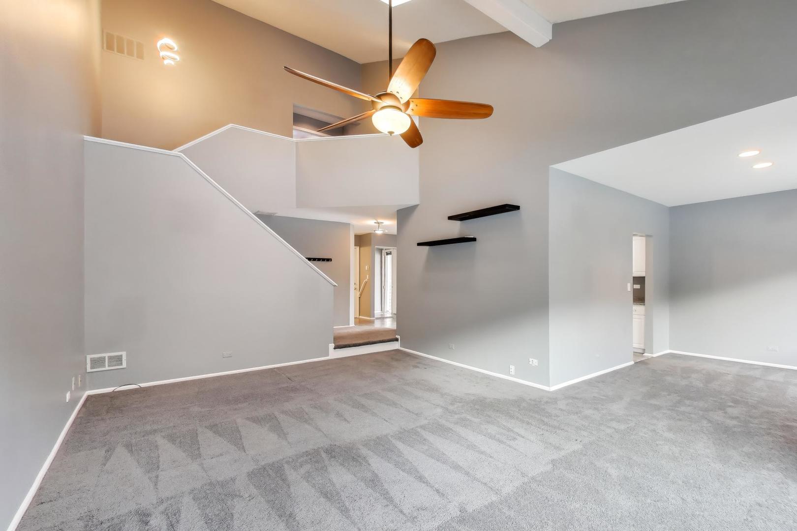 1096 PINE TREE Circle, Buffalo Grove, IL 60089