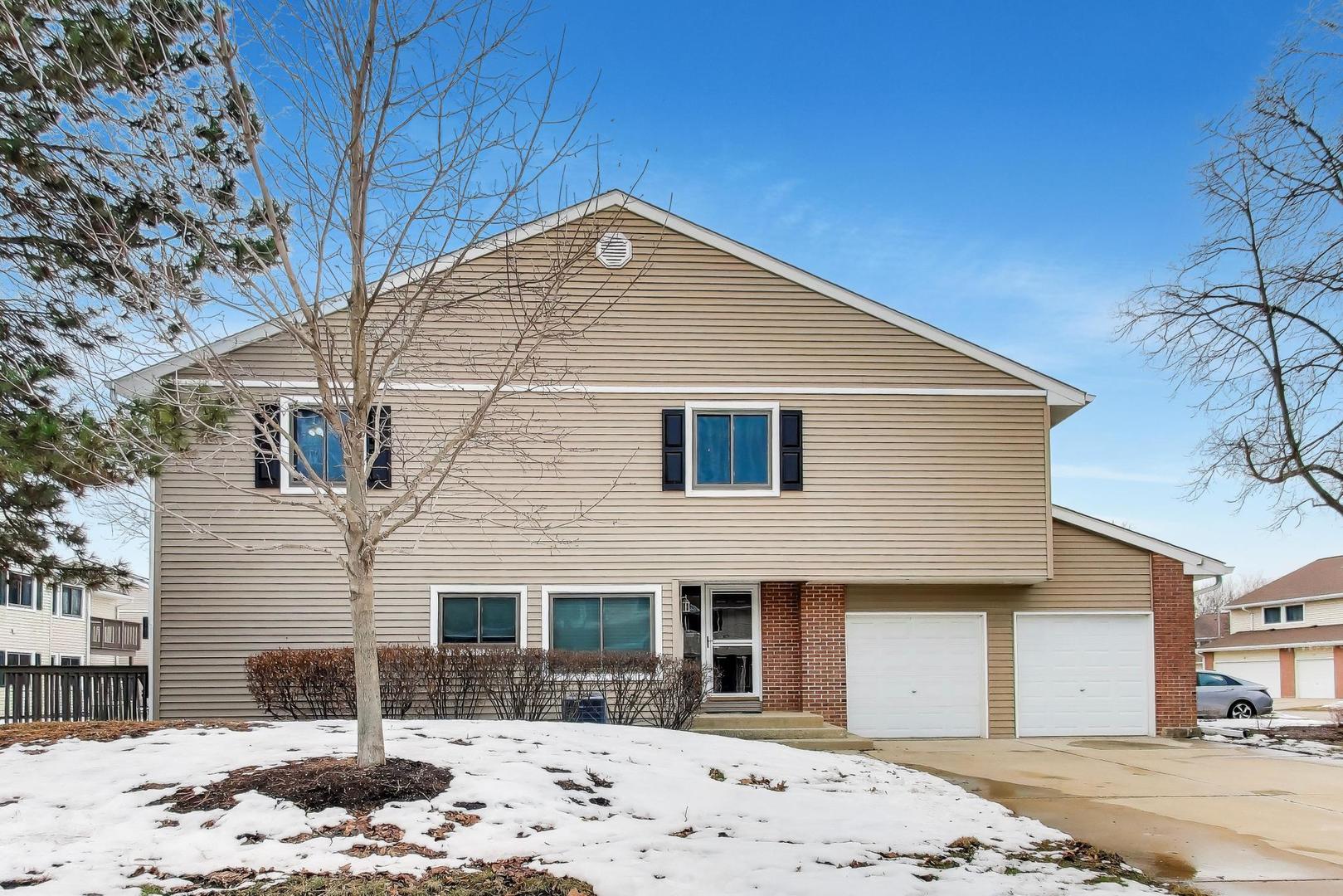 1096 PINE TREE Circle, Buffalo Grove, IL 60089