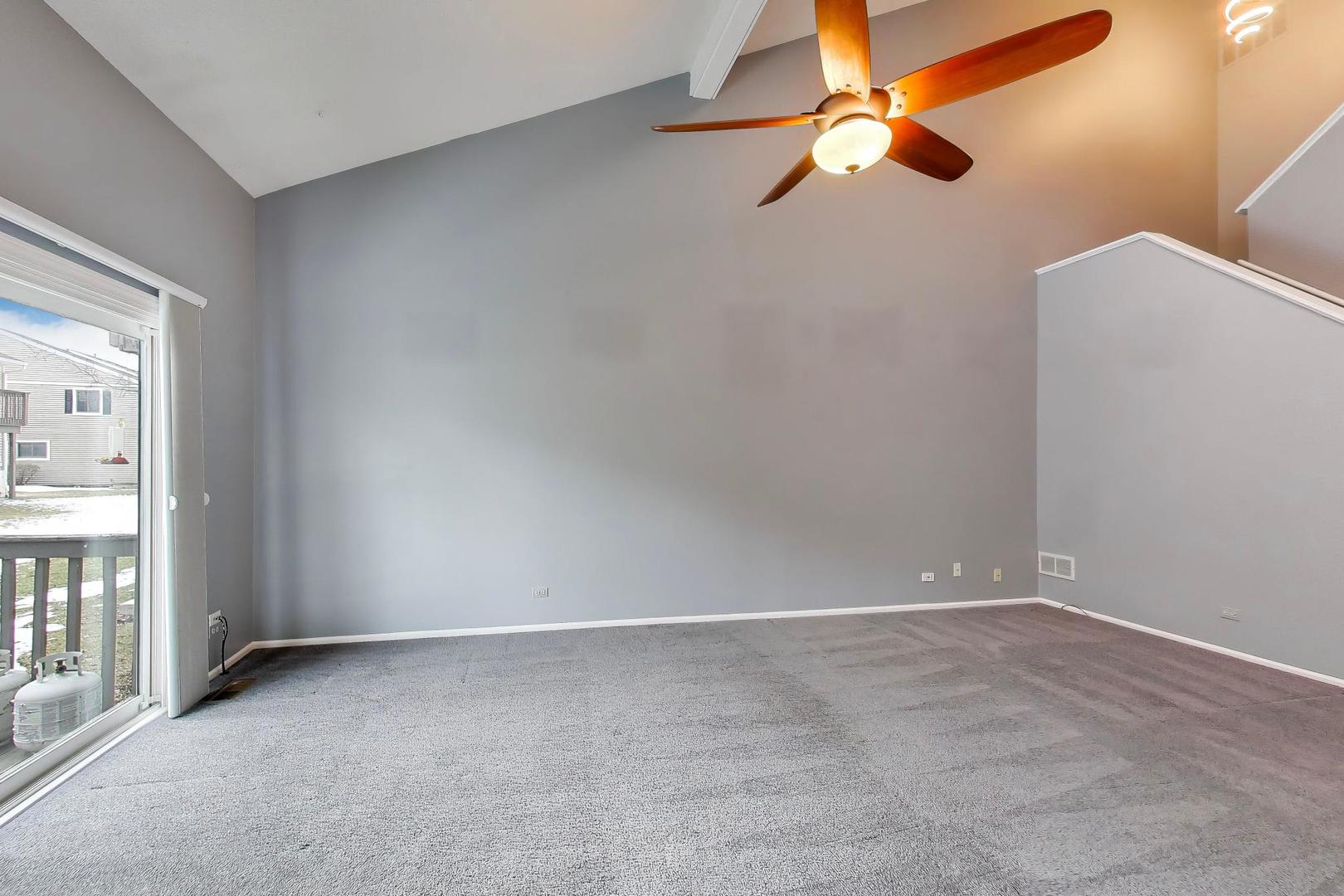 1096 PINE TREE Circle, Buffalo Grove, IL 60089