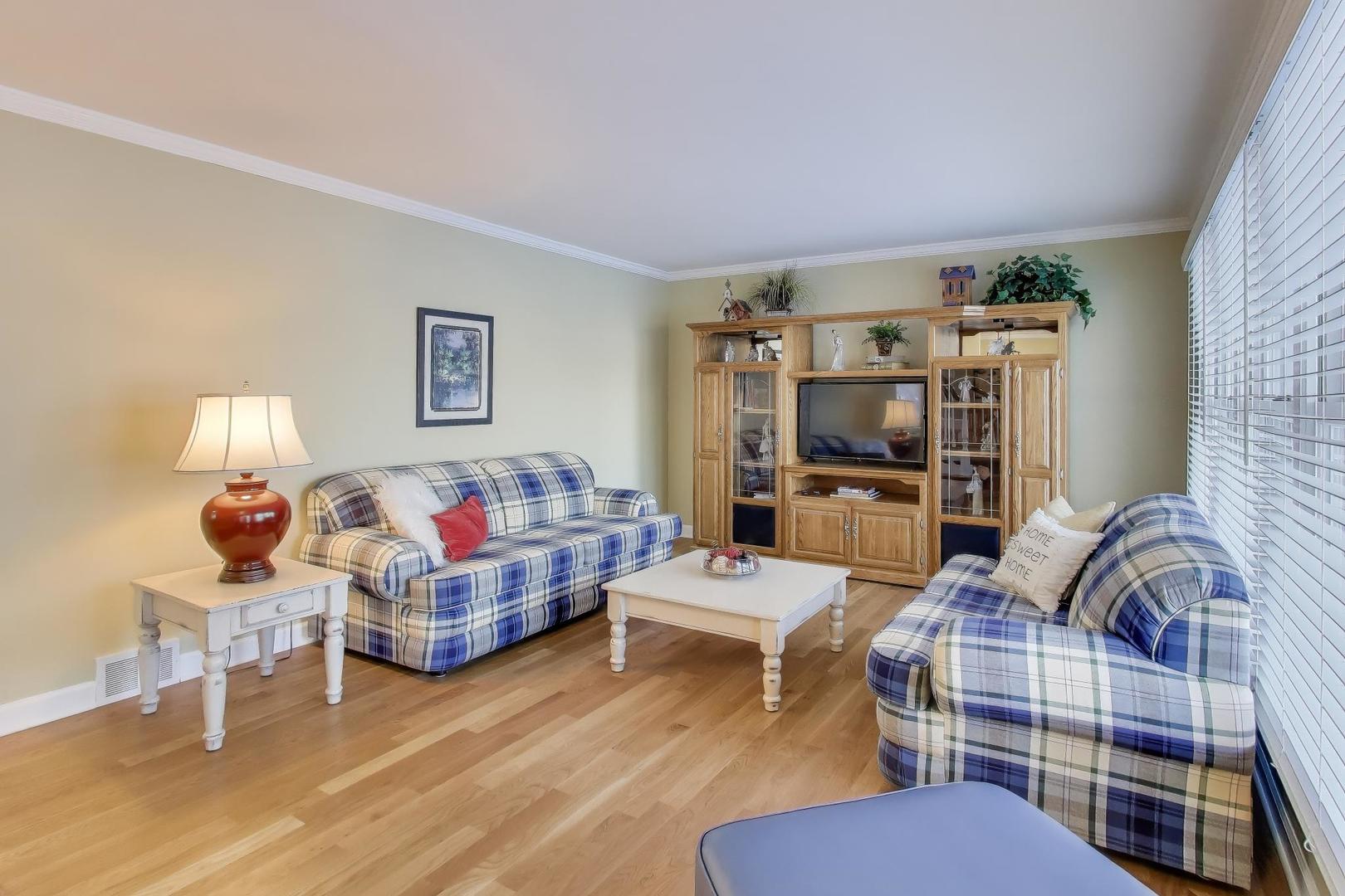 436 N Stark Drive, Palatine, IL 60074