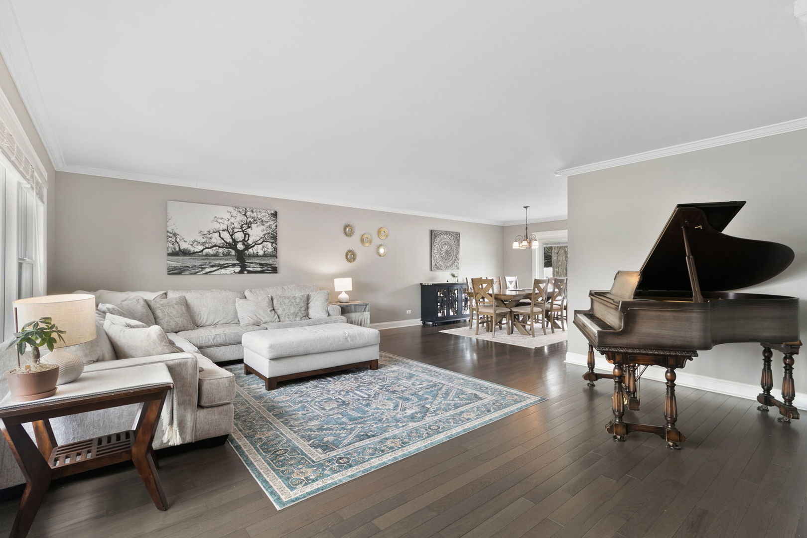 9212 S Komensky Avenue, Oak Lawn, IL 60453