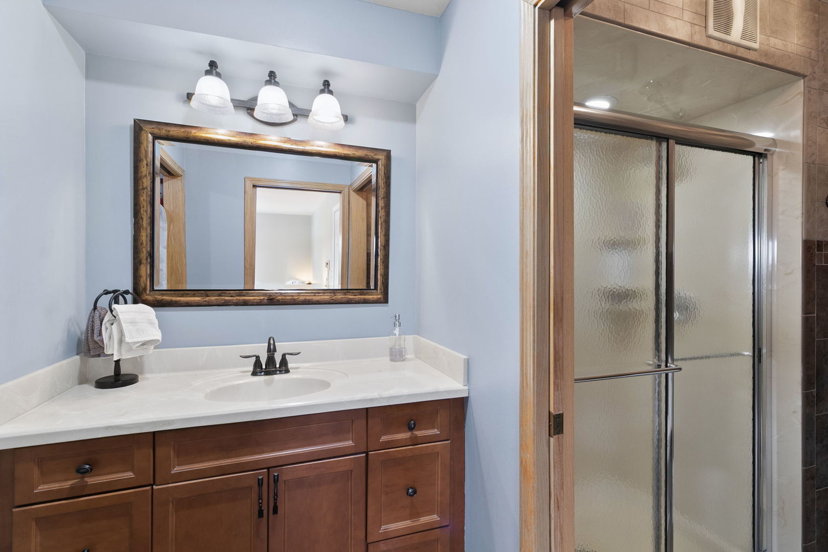 9212 S Komensky Avenue, Oak Lawn, IL 60453