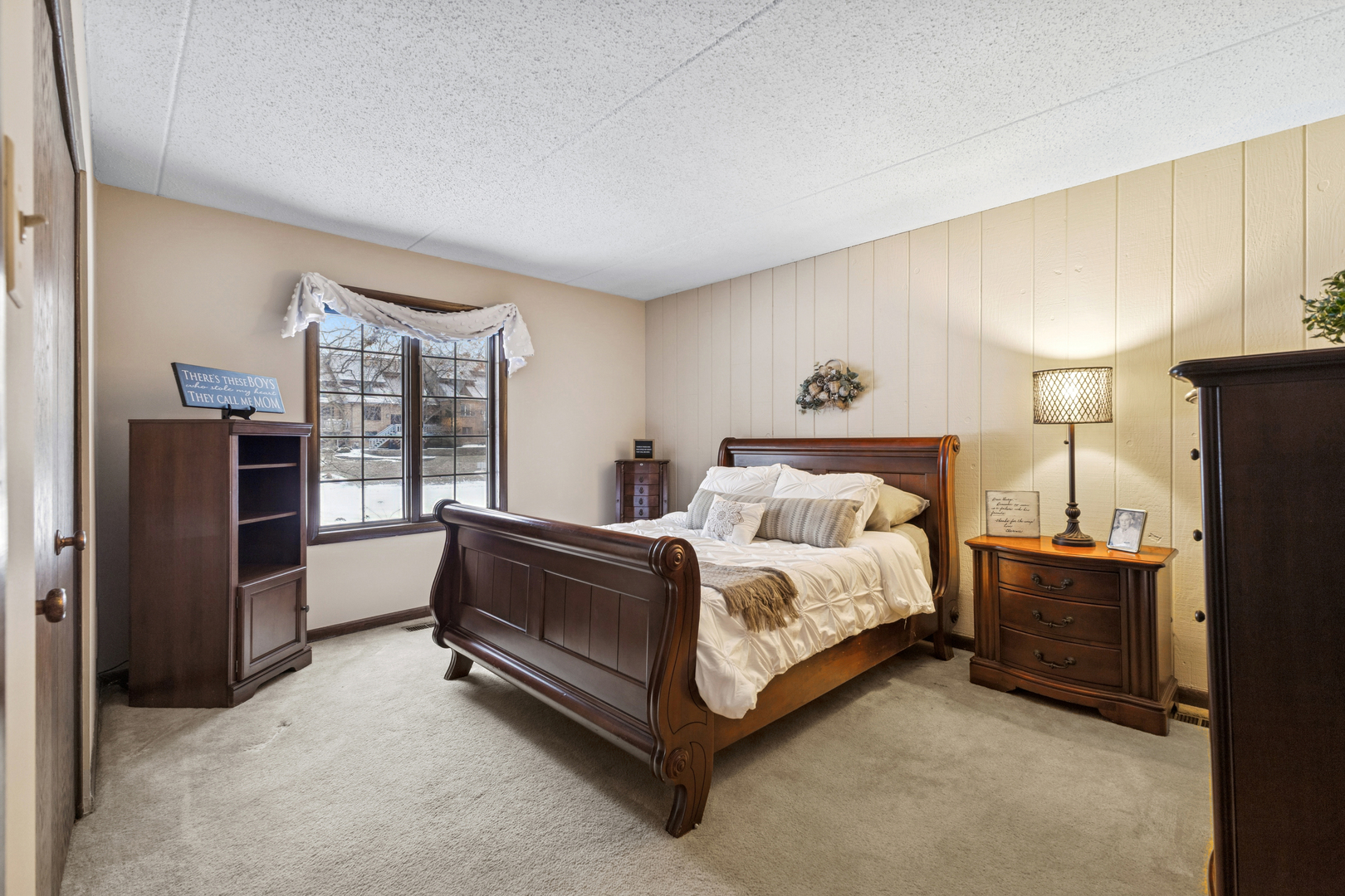 7930 W Lakeview Court #1B, Palos Heights, IL 60463